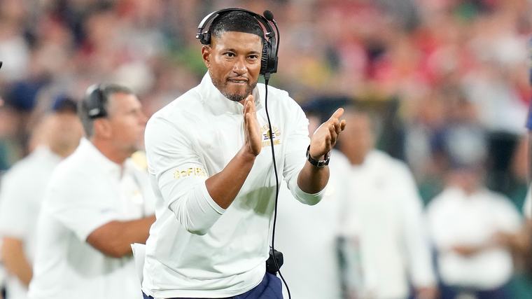 Marcus Freeman Reveals Halftime Speech to CJ Carr, Notre Dame Players amid Blowout vs. Wisconsin