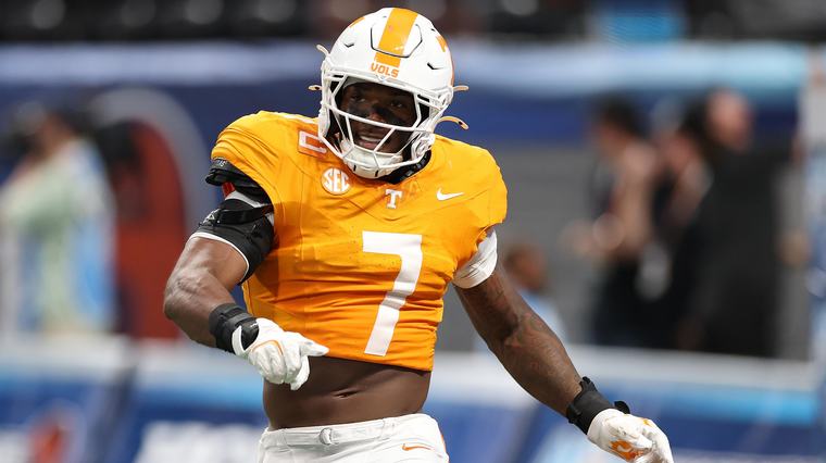 Tennessee's Arion Carter Will Donate $427 Per Tackle to Cancer Research After NCAA Suspension